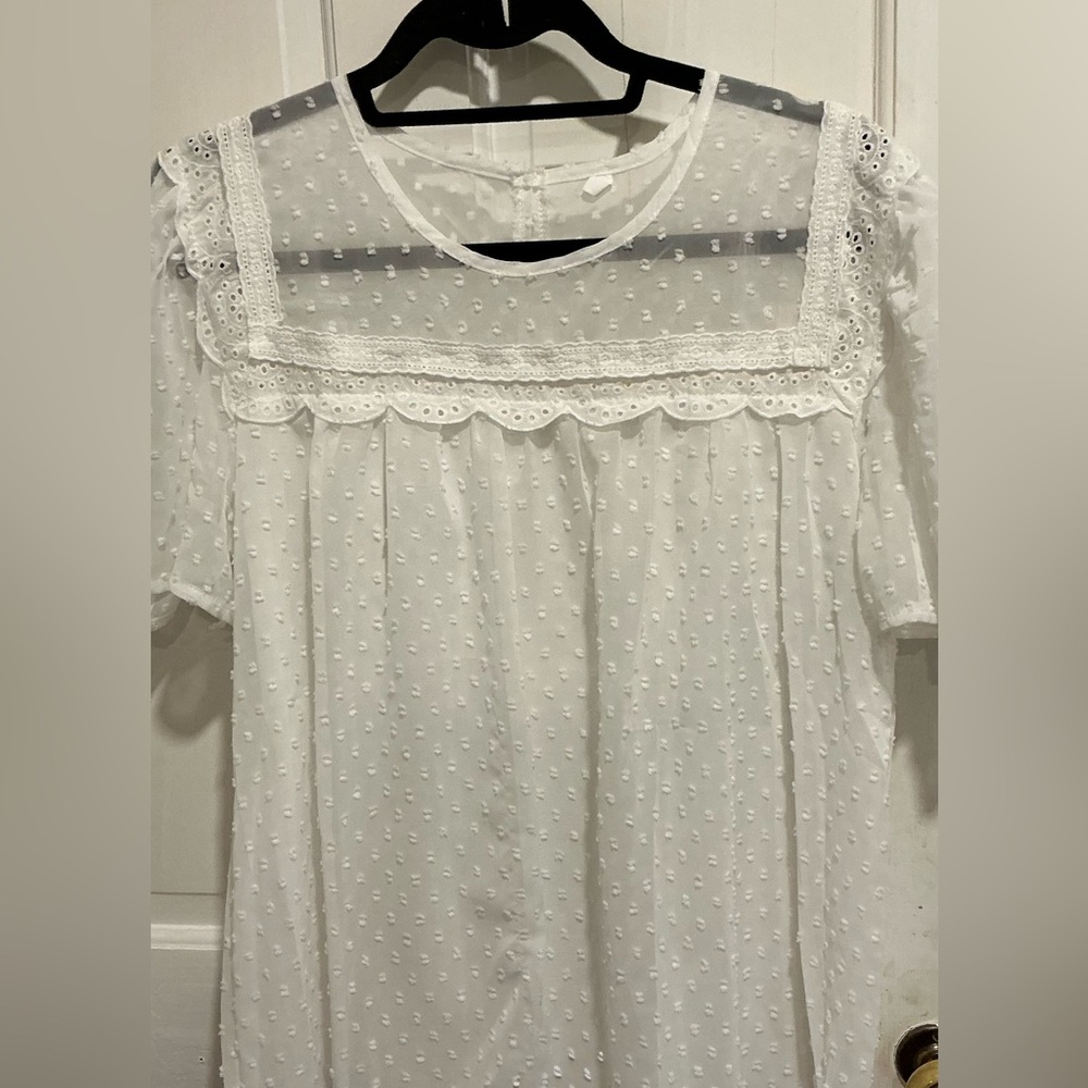 Elegant White Lace Women's Top